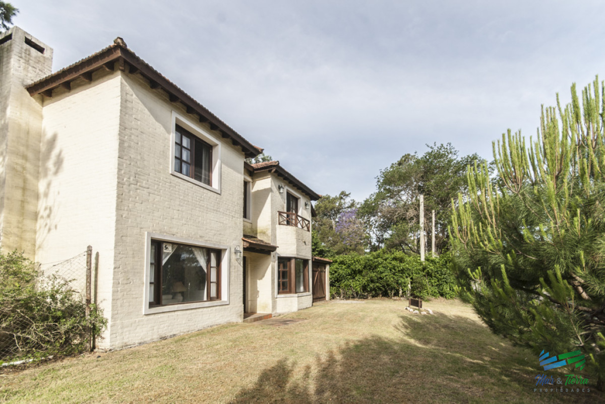 Casa ID.4923 - Casa en Pinares, Punta del Este, 3 dormitorios, piscina