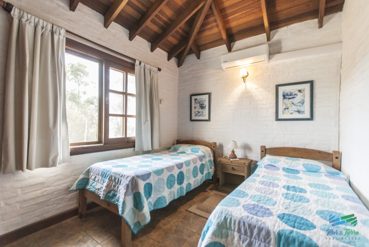 Casa ID.4923 - Casa en Pinares, Punta del Este, 3 dormitorios, piscina