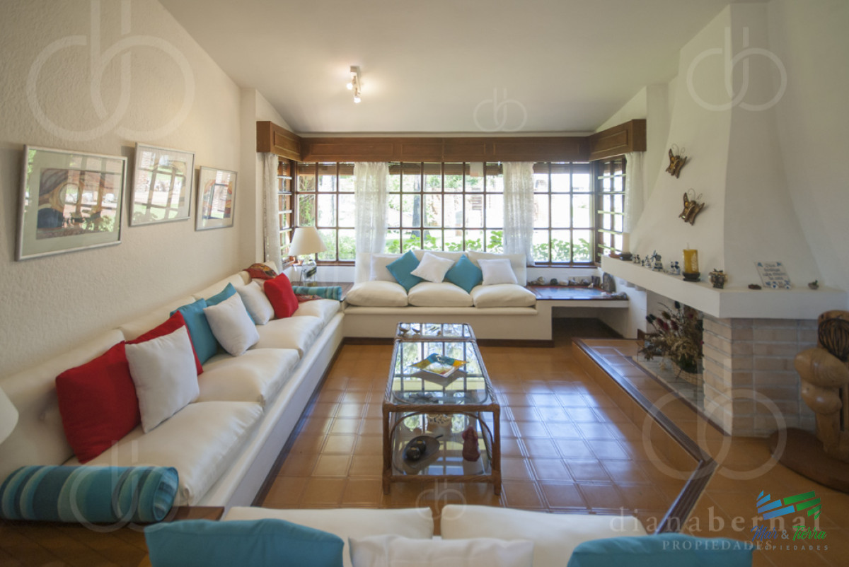Casa ID.4924 - Casa alquiler Pinares, Punta del Este, 4 dormitorios, piscina, amplio parque cercado
