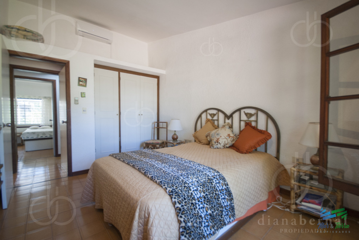 Casa ID.4924 - Casa alquiler Pinares, Punta del Este, 4 dormitorios, piscina, amplio parque cercado