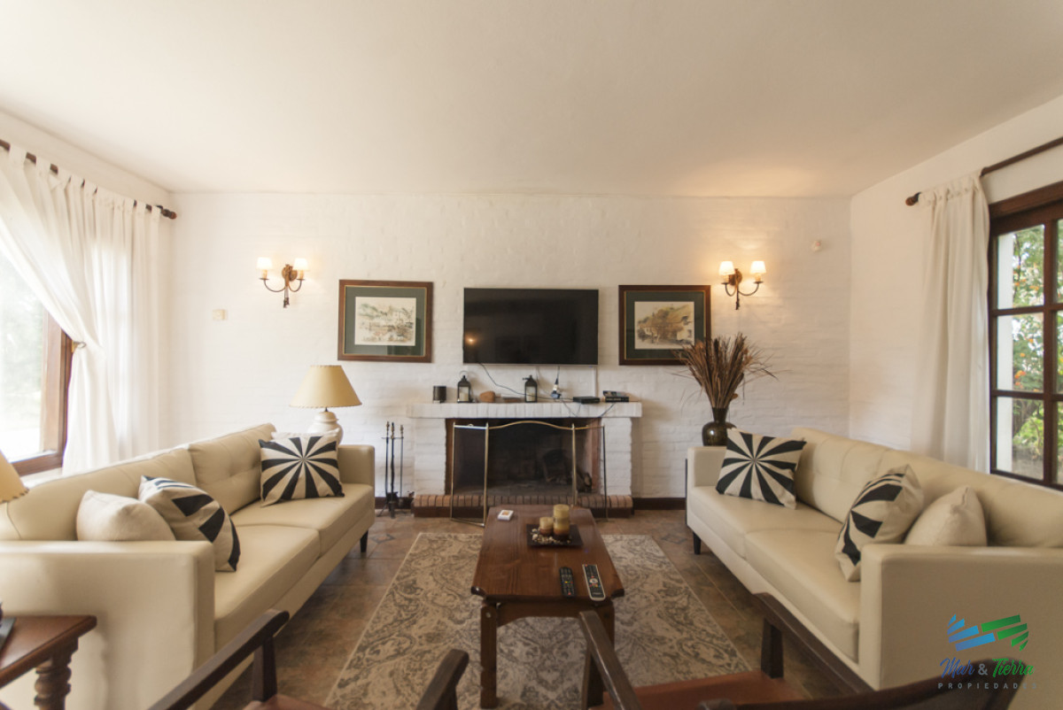 Casa ID.4923 - Casa en Pinares, Punta del Este, 3 dormitorios, piscina