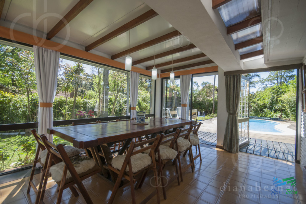 Casa ID.4924 - Casa alquiler Pinares, Punta del Este, 4 dormitorios, piscina, amplio parque cercado