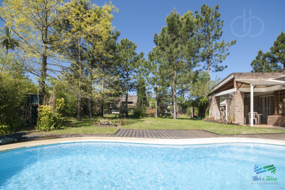 Casa ID.4924 - Casa alquiler Pinares, Punta del Este, 4 dormitorios, piscina, amplio parque cercado