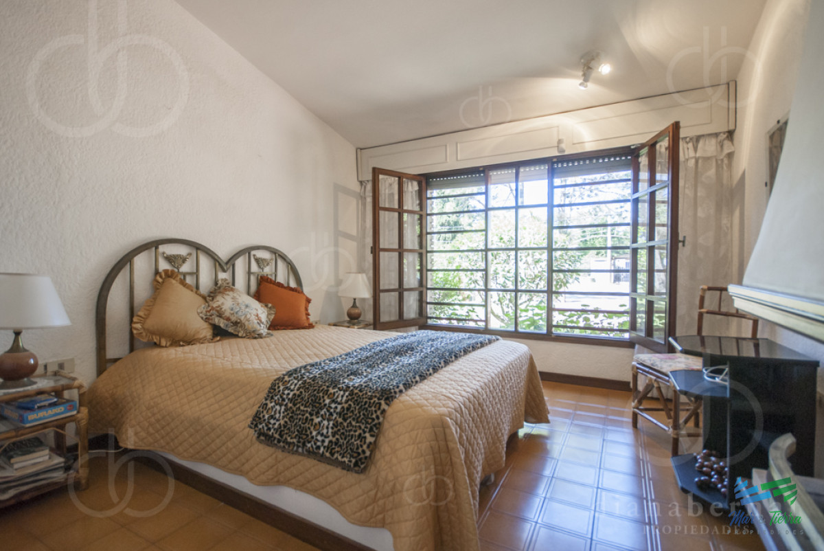 Casa ID.4924 - Casa alquiler Pinares, Punta del Este, 4 dormitorios, piscina, amplio parque cercado