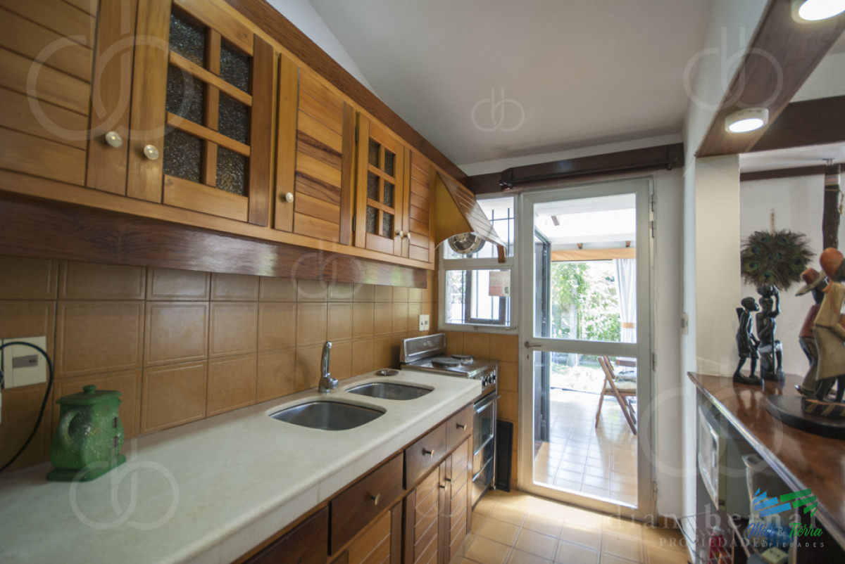 Casa ID.4924 - Casa alquiler Pinares, Punta del Este, 4 dormitorios, piscina, amplio parque cercado