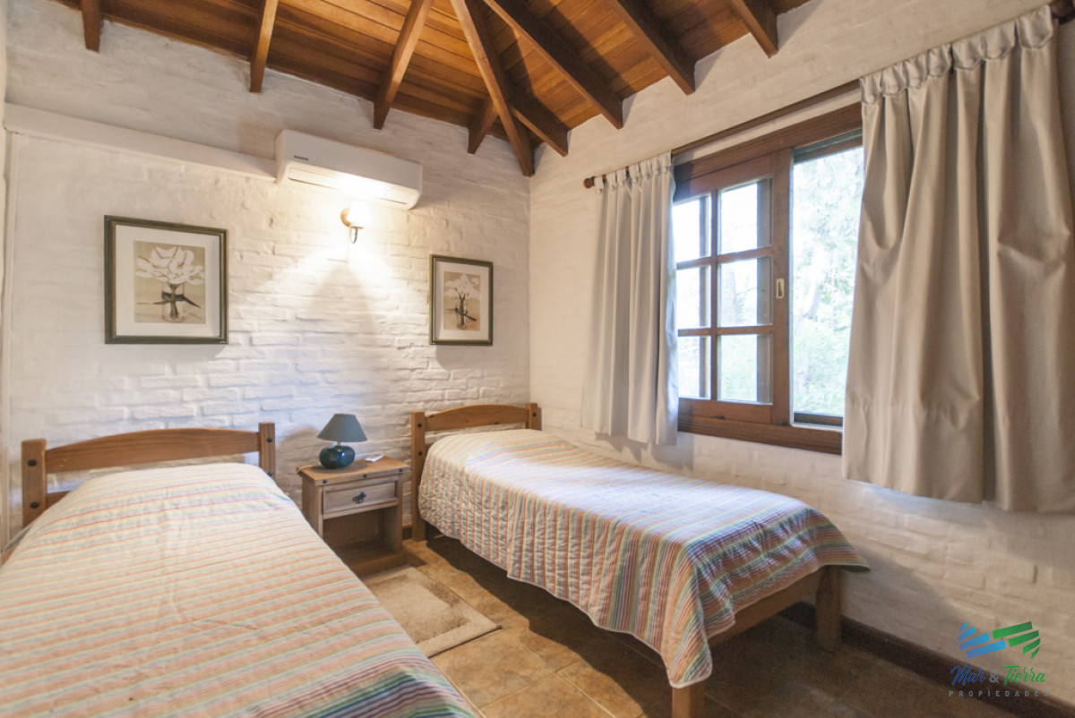 Casa ID.4923 - Casa en Pinares, Punta del Este, 3 dormitorios, piscina