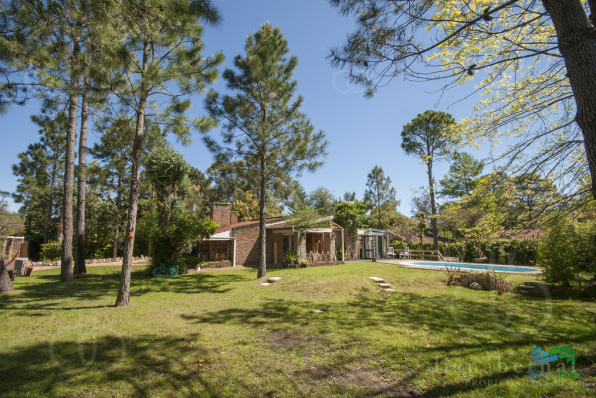 Casa ID.4924 - Casa alquiler Pinares, Punta del Este, 4 dormitorios, piscina, amplio parque cercado
