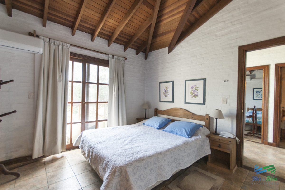 Casa ID.4923 - Casa en Pinares, Punta del Este, 3 dormitorios, piscina