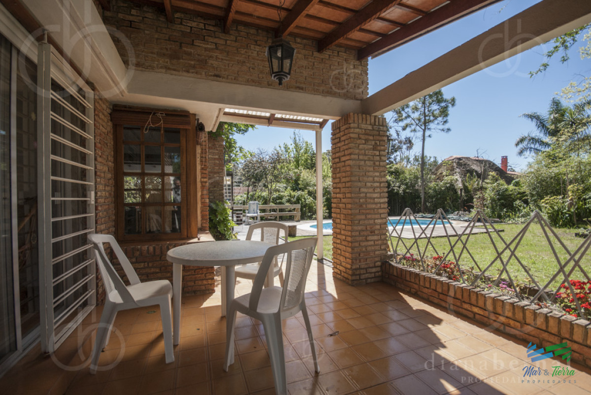 Casa ID.4924 - Casa alquiler Pinares, Punta del Este, 4 dormitorios, piscina, amplio parque cercado
