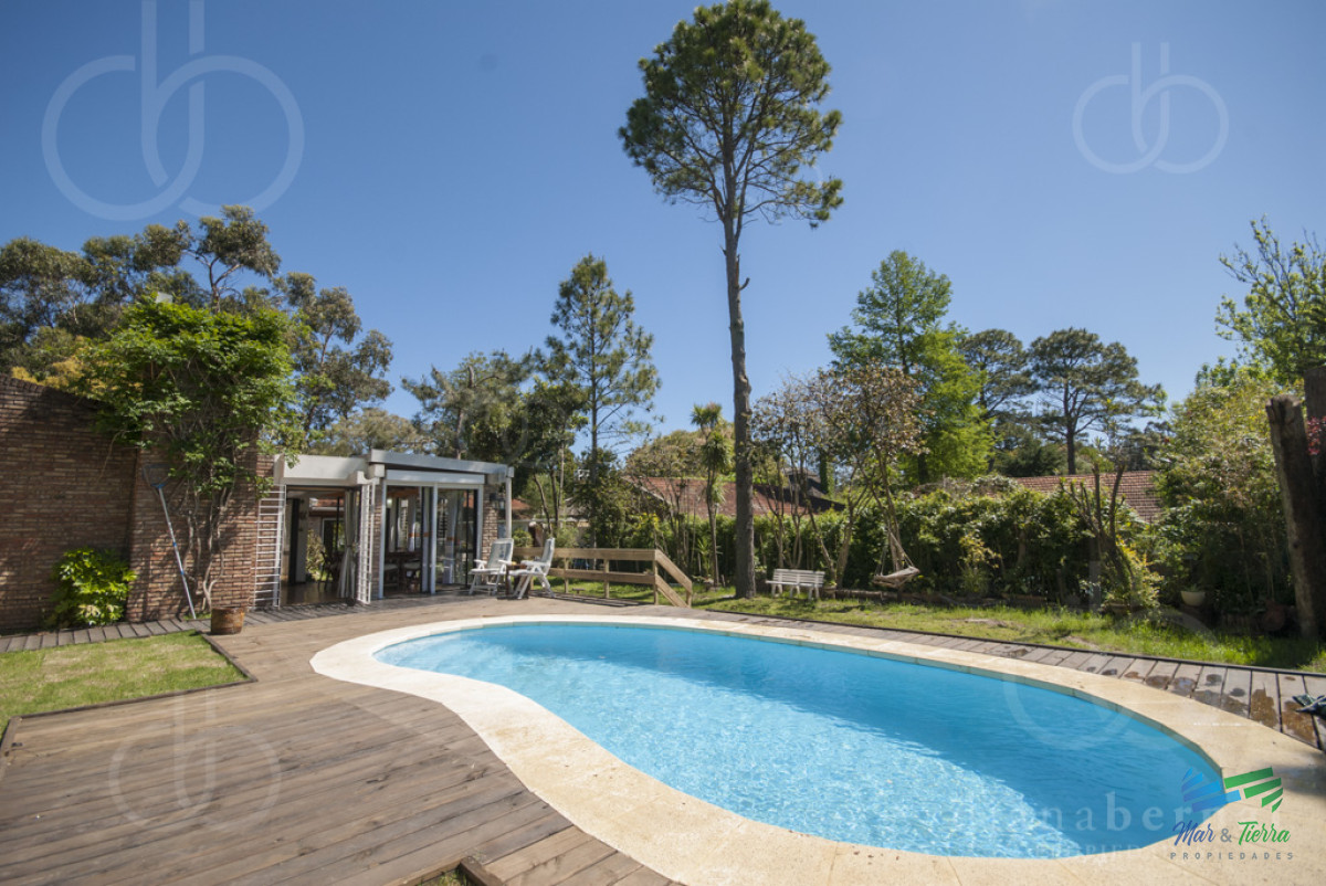 Casa ID.4924 - Casa alquiler Pinares, Punta del Este, 4 dormitorios, piscina, amplio parque cercado