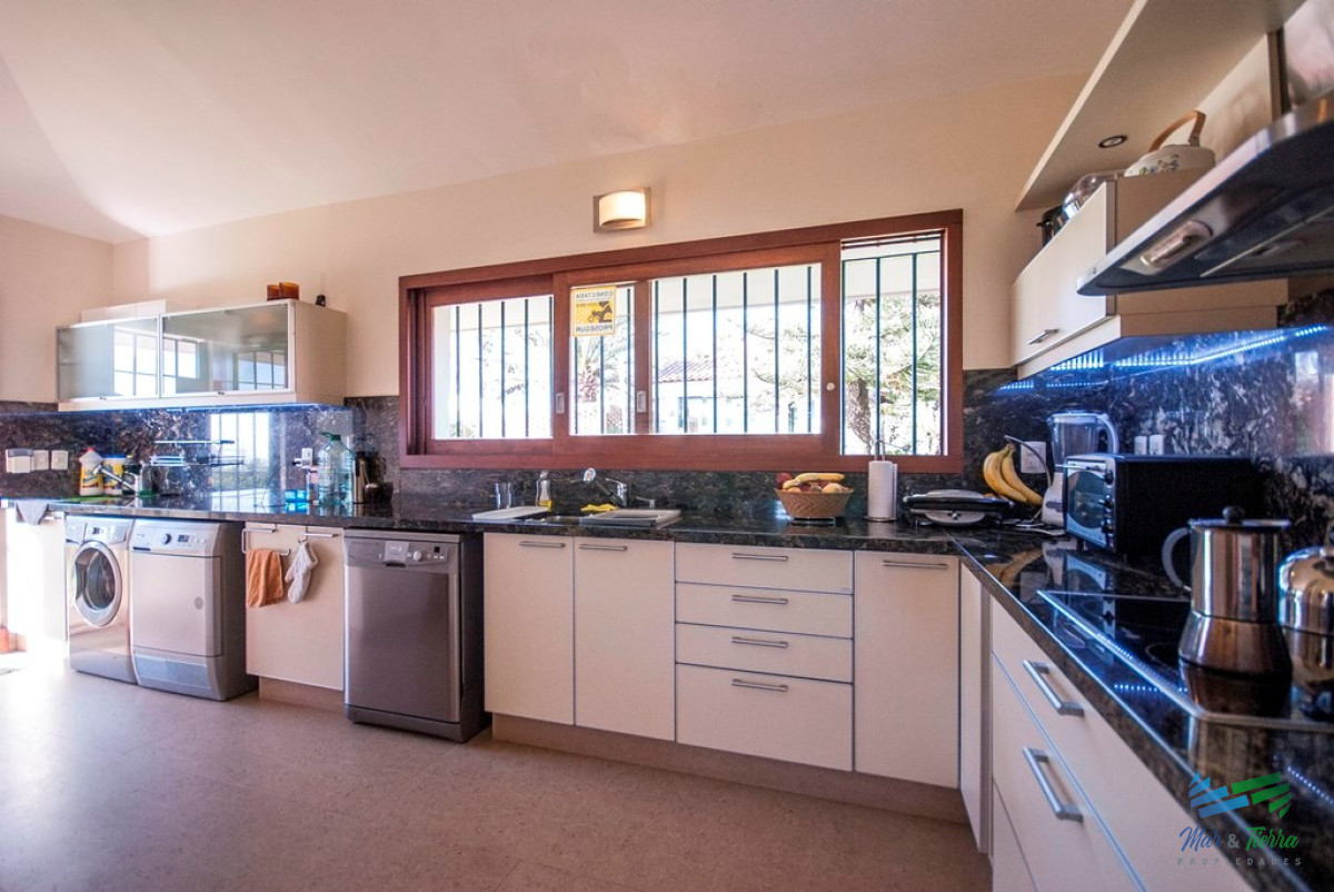 Casa ID.3644 - Casa en Punta del Este, playa mansa, 4 dormitorios , piscina y barbacoa.