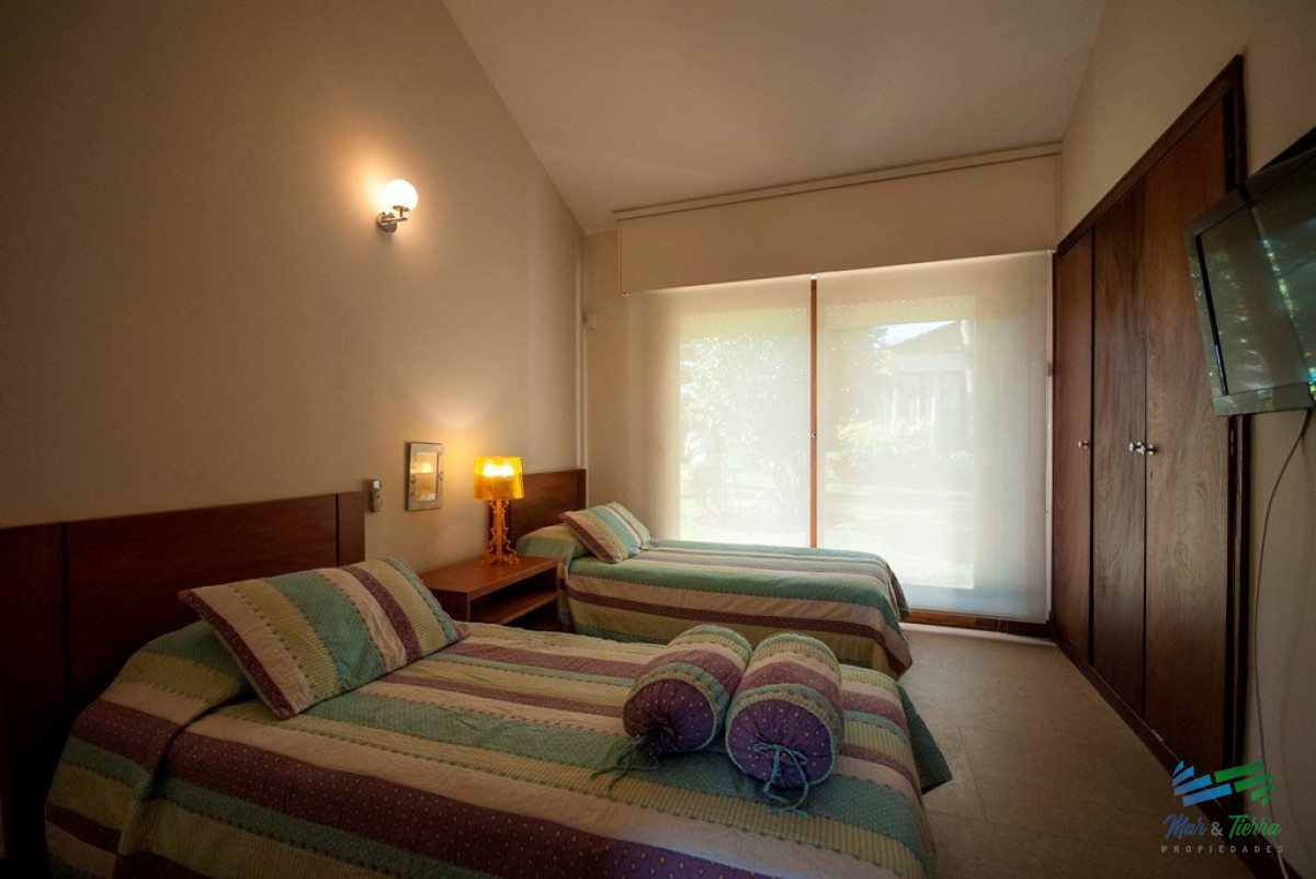 Casa ID.3644 - Casa en Punta del Este, playa mansa, 4 dormitorios , piscina y barbacoa.