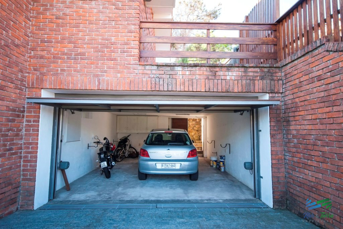 Casa ID.3644 - Casa en Punta del Este, playa mansa, 4 dormitorios , piscina y barbacoa.