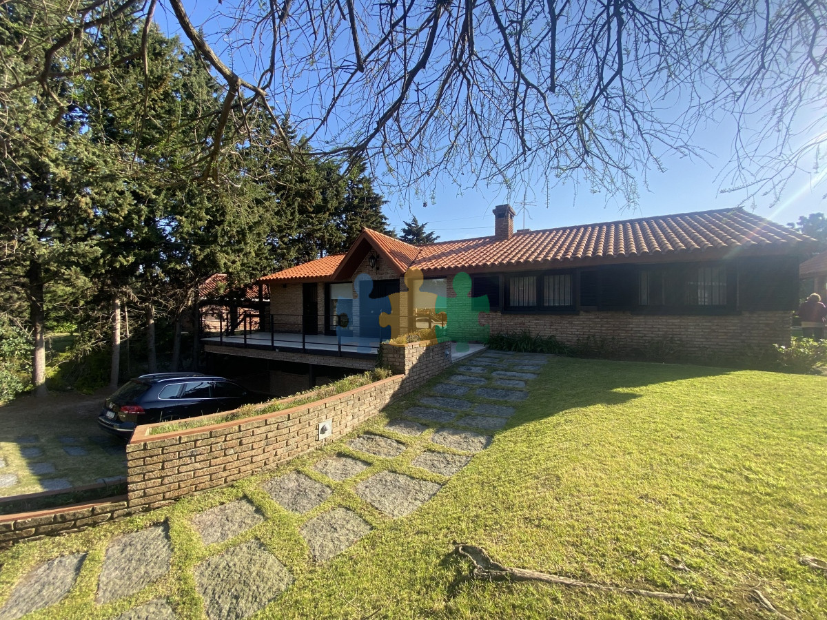 punta del este, importante residencia con piscina y cancha de paddle - ref : eqp5617 - equ5617c
