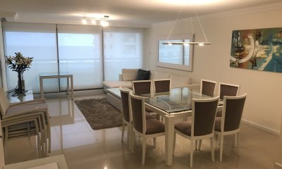 Apartamento en venta de 3 dormitorios en edificio de Lujo