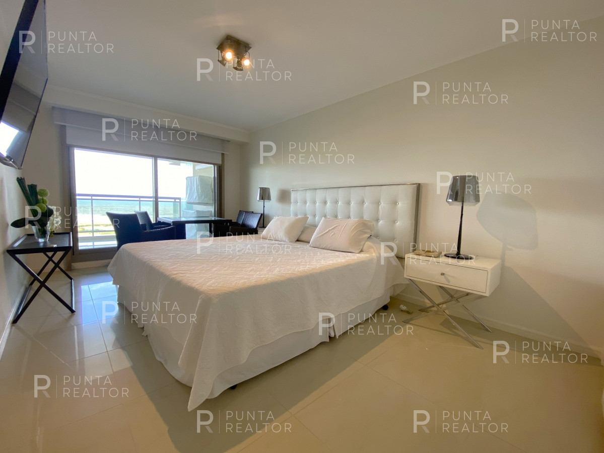 Apartamento ID.2283 - Apartamento de 3 dormitorios con vista al mar en Brava, Punta del Este. 