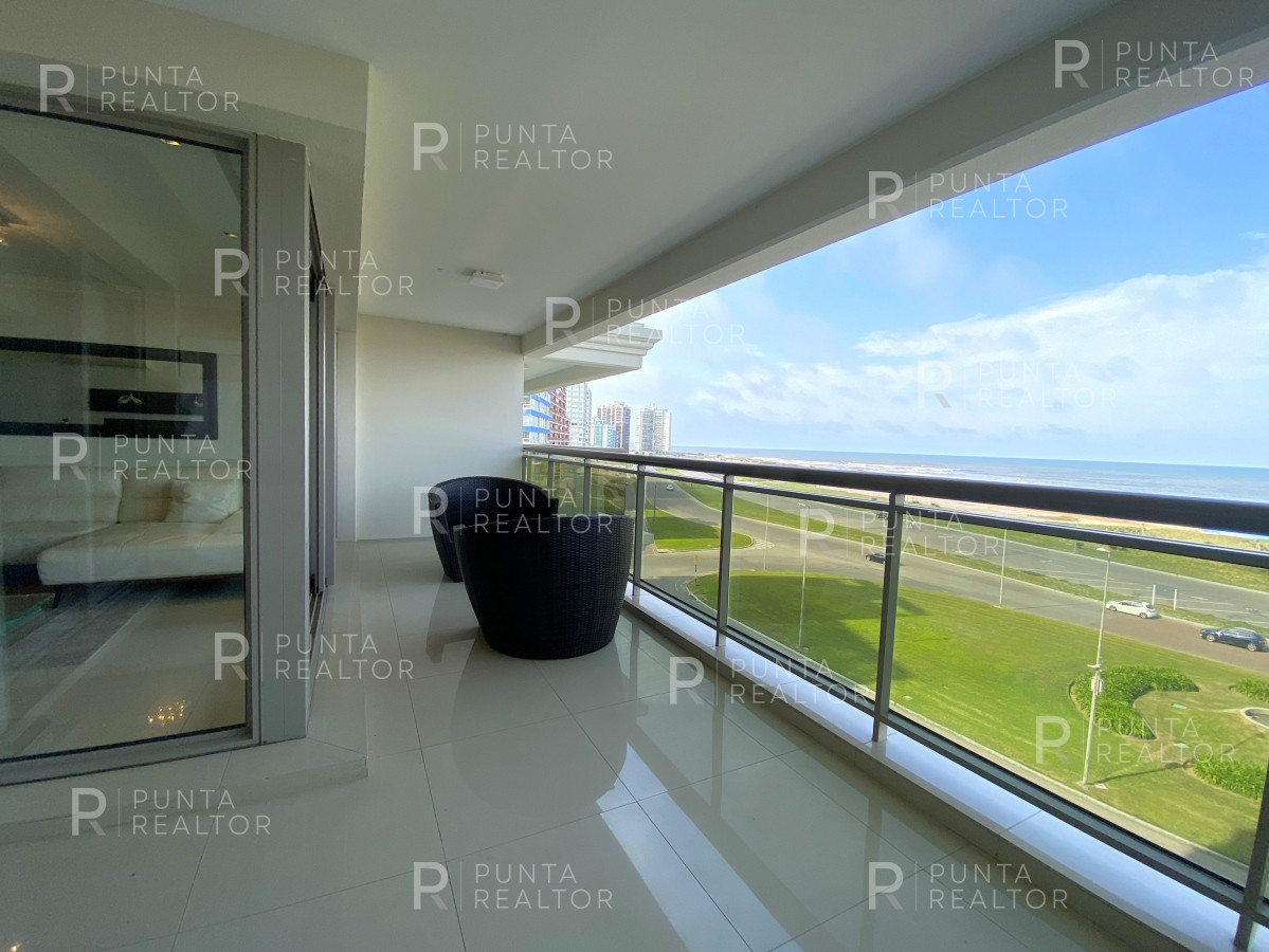 Apartamento ID.2283 - Apartamento de 3 dormitorios con vista al mar en Brava, Punta del Este. 