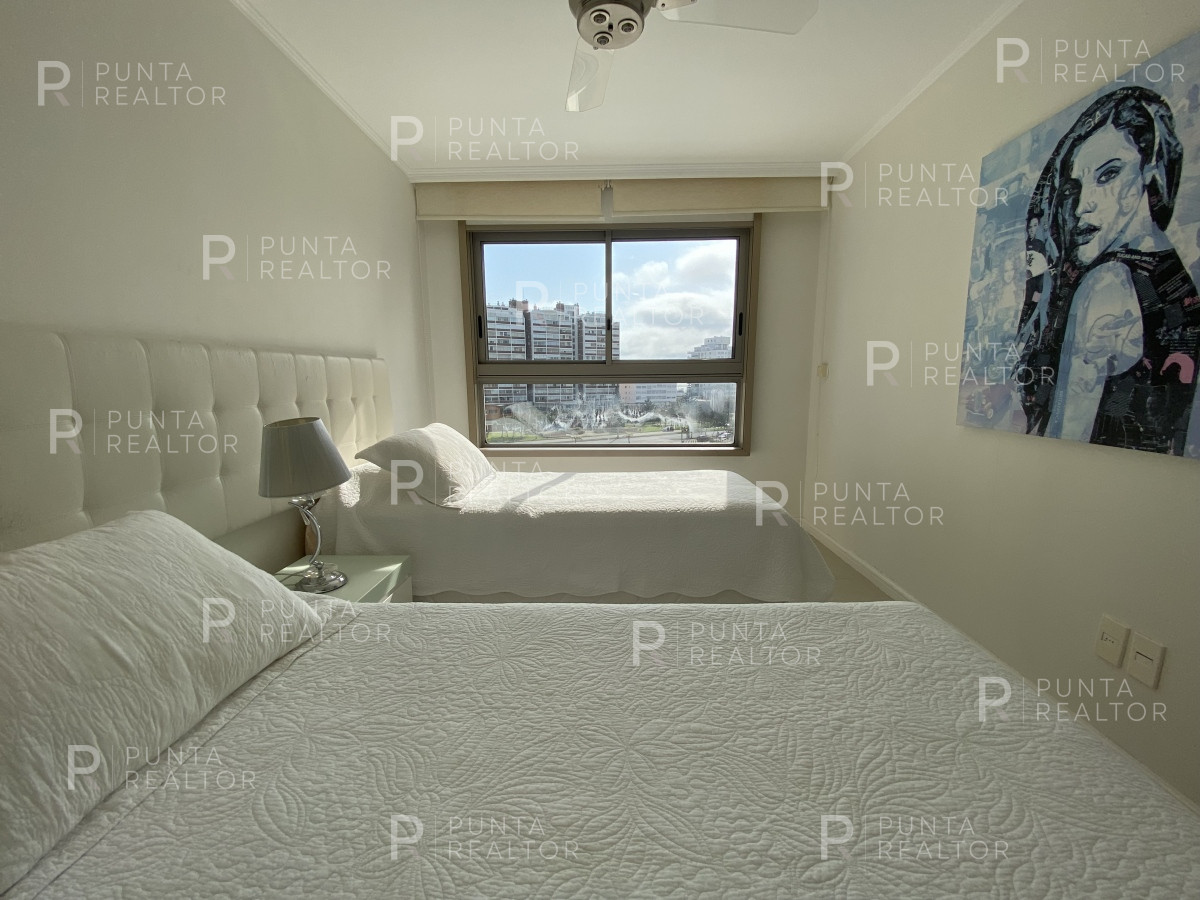 Apartamento ID.2283 - Apartamento de 3 dormitorios con vista al mar en Brava, Punta del Este. 