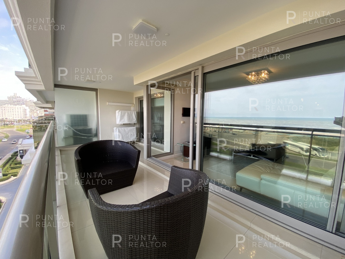 Apartamento ID.2283 - Apartamento de 3 dormitorios con vista al mar en Brava, Punta del Este. 