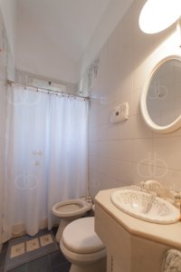 Casa ID.2212 - Casa en Punta del Este, barrio Cantegril, 4 dormitorios , piscina calefaccionada..