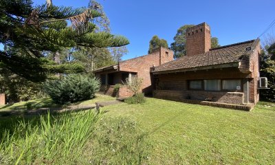 Casa en una sola planta, 3 dormitorios en Pinares, Punta del Este.