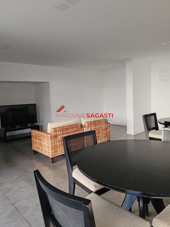 Apartamento ID.3540 - Punta del este, Península, departamento de 2 dormitorios con piscina, terraza y cochera.