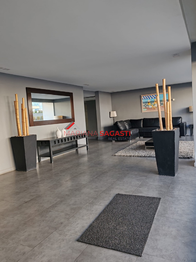 Apartamento ID.3540 - Punta del este, Península, departamento de 2 dormitorios con piscina, terraza y cochera.