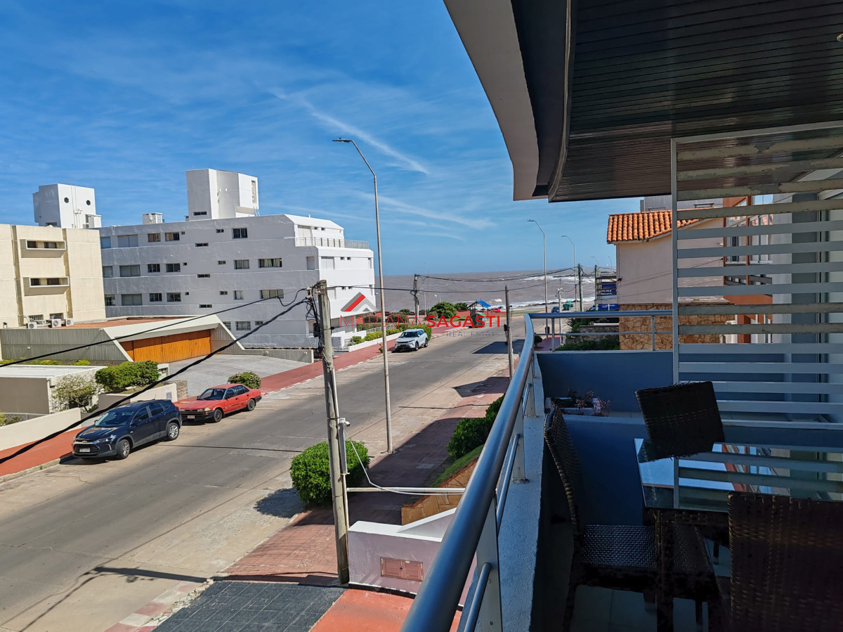 Apartamento ID.3540 - Punta del este, Península, departamento de 2 dormitorios con piscina, terraza y cochera.