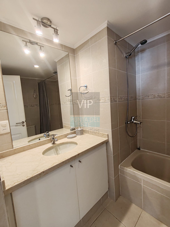 Apartamento ID.1982 - Venta apartamento de 2 dormitorios con piscina Peninsula Punta del Este