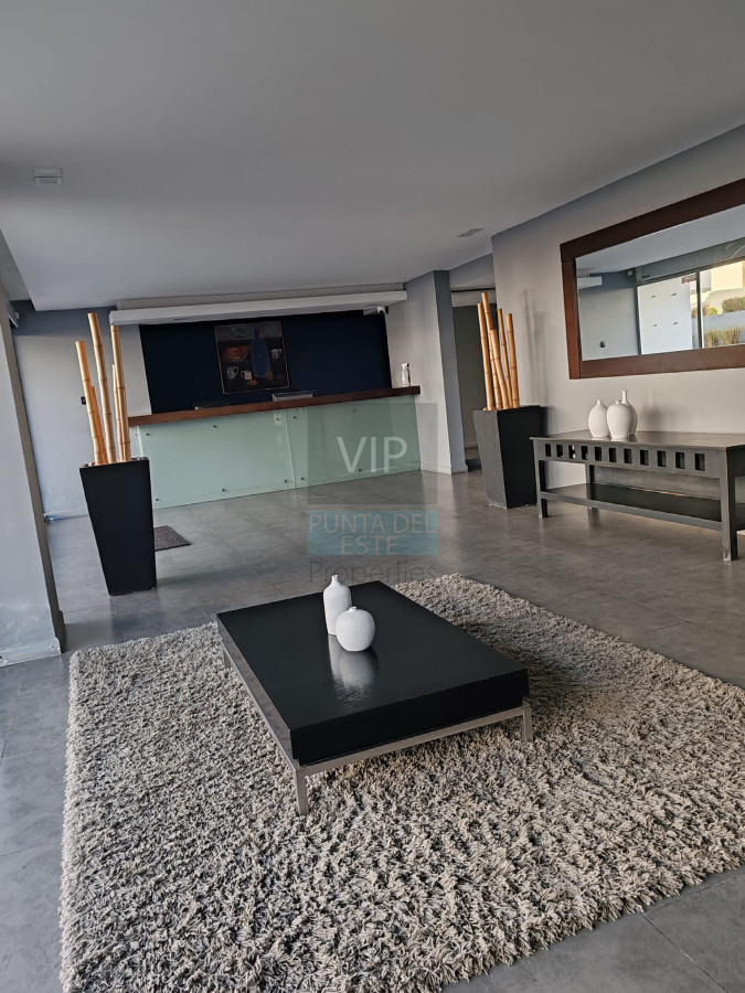 Apartamento ID.1982 - Venta apartamento de 2 dormitorios con piscina Peninsula Punta del Este