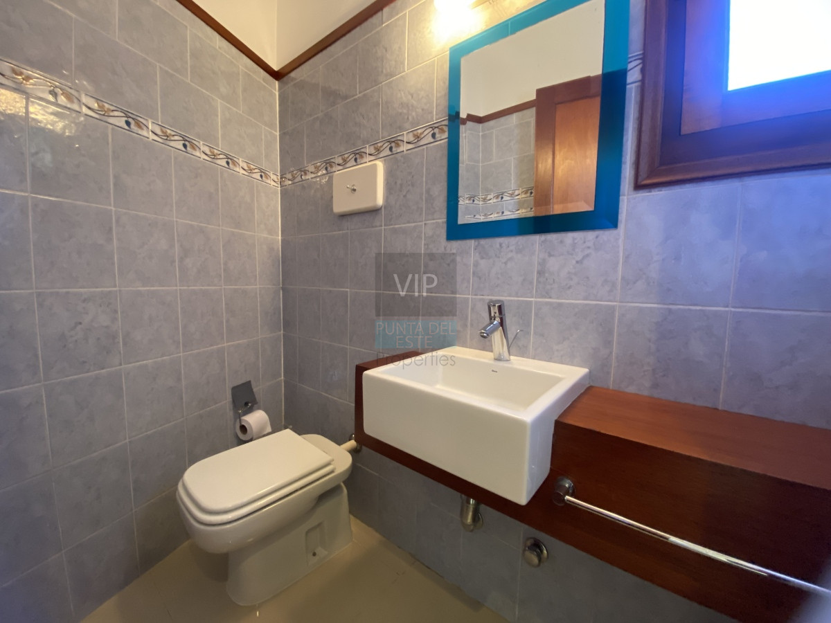 Casa ID.2021 - Venta casa 5 dormitorios en Playa Mansa