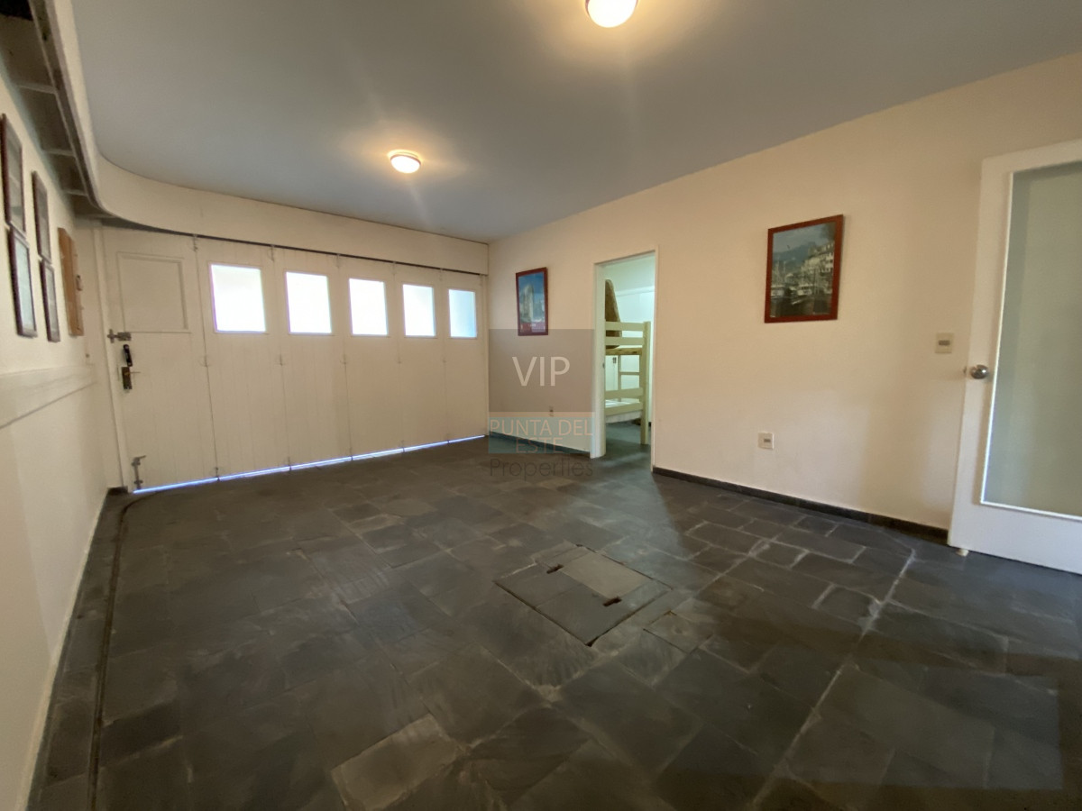 Casa ID.2341 - Punta del Este, importante residencia con piscina y cancha de paddle