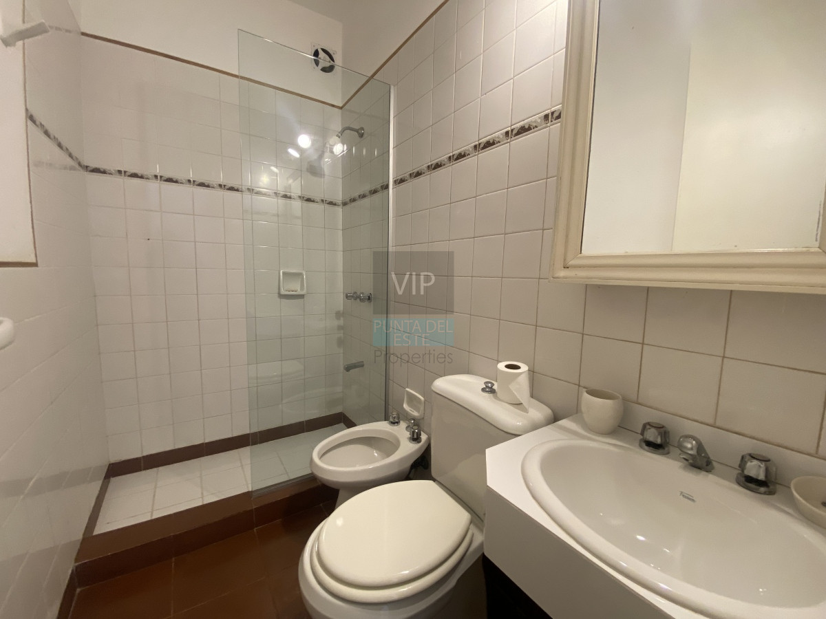 Casa ID.2341 - Punta del Este, importante residencia con piscina y cancha de paddle
