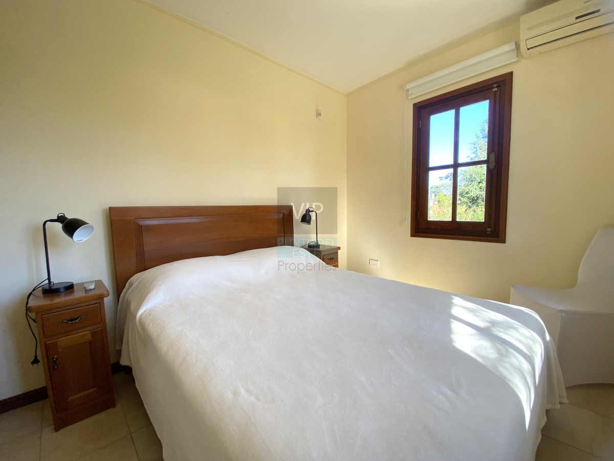 Casa ID.2021 - Venta casa 5 dormitorios en Playa Mansa