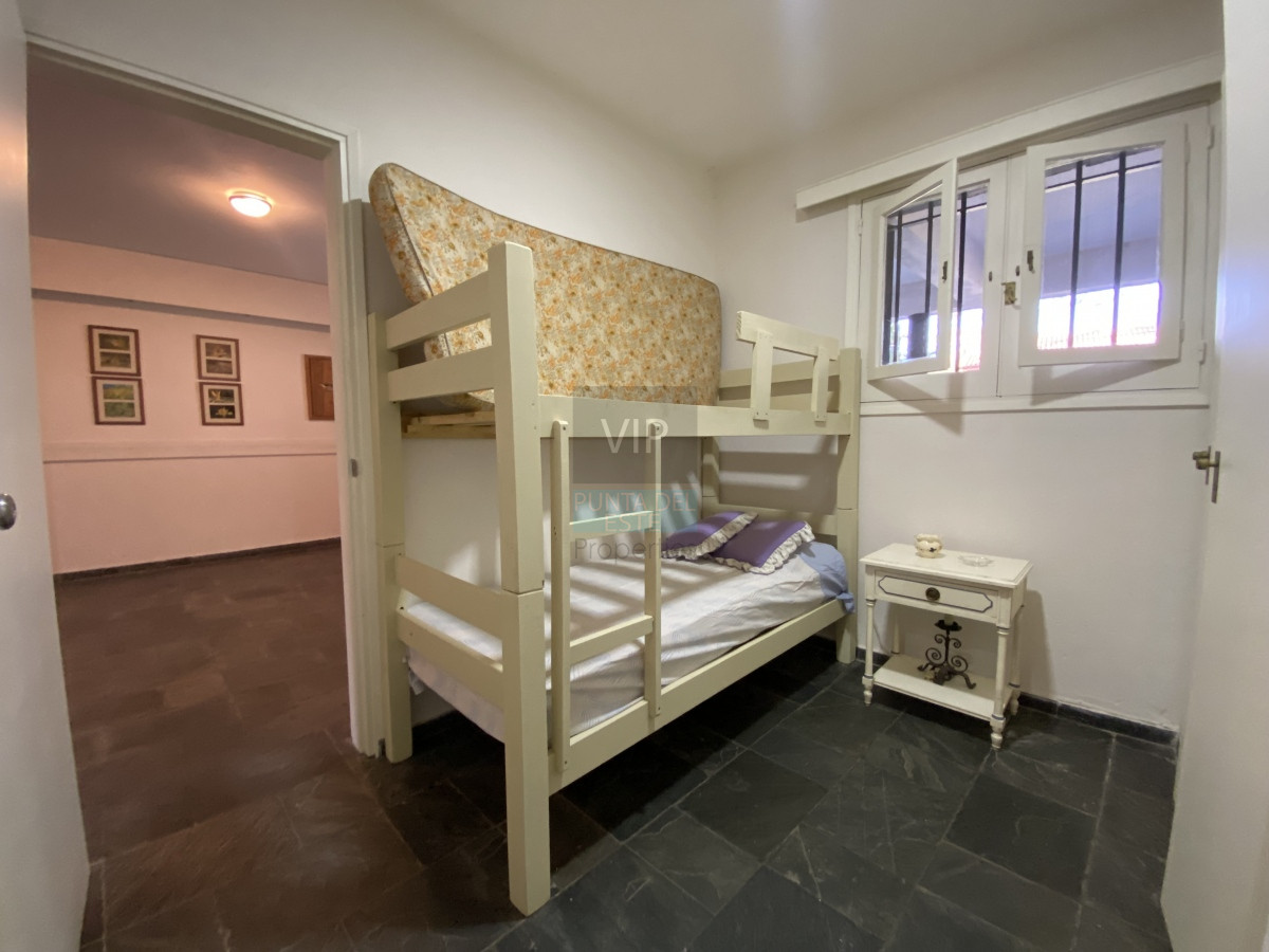 Casa ID.2341 - Punta del Este, importante residencia con piscina y cancha de paddle