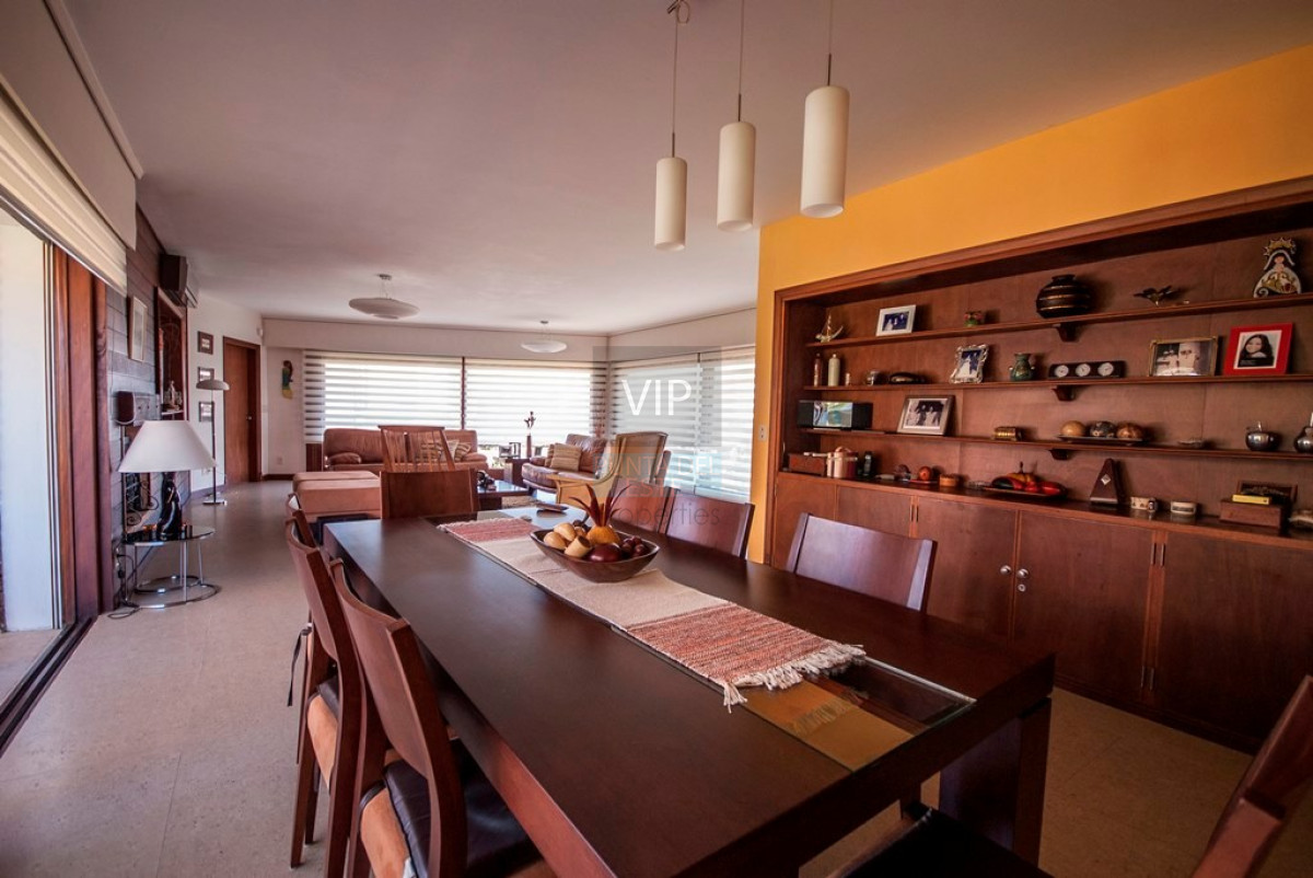 Casa ID.2342 - Casa en Punta del Este, playa mansa, 4 dormitorios , piscina y barbacoa.