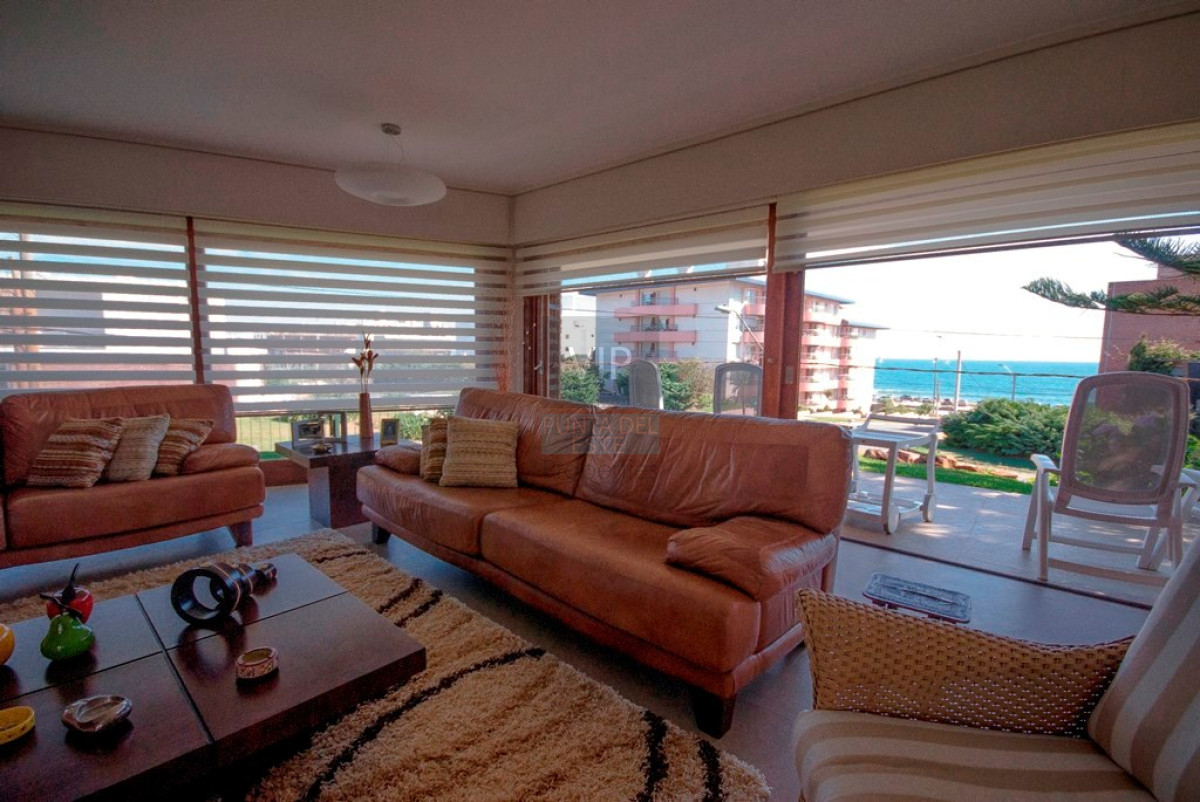 Casa ID.2342 - Casa en Punta del Este, playa mansa, 4 dormitorios , piscina y barbacoa.