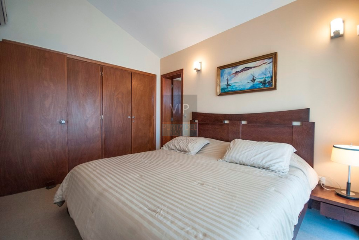 Casa ID.2342 - Casa en Punta del Este, playa mansa, 4 dormitorios , piscina y barbacoa.