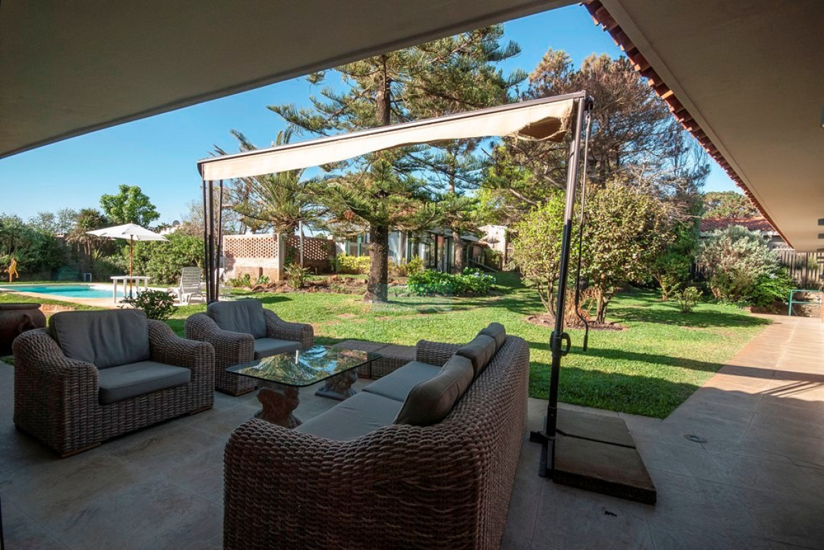 Casa ID.2342 - Casa en Punta del Este, playa mansa, 4 dormitorios , piscina y barbacoa.