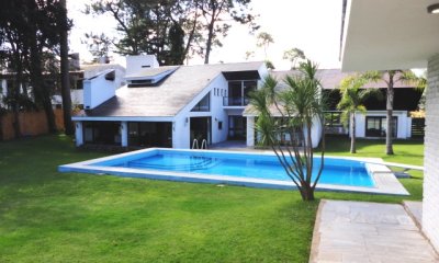 Chalet 6 Dormitorios y servicio con Piscina