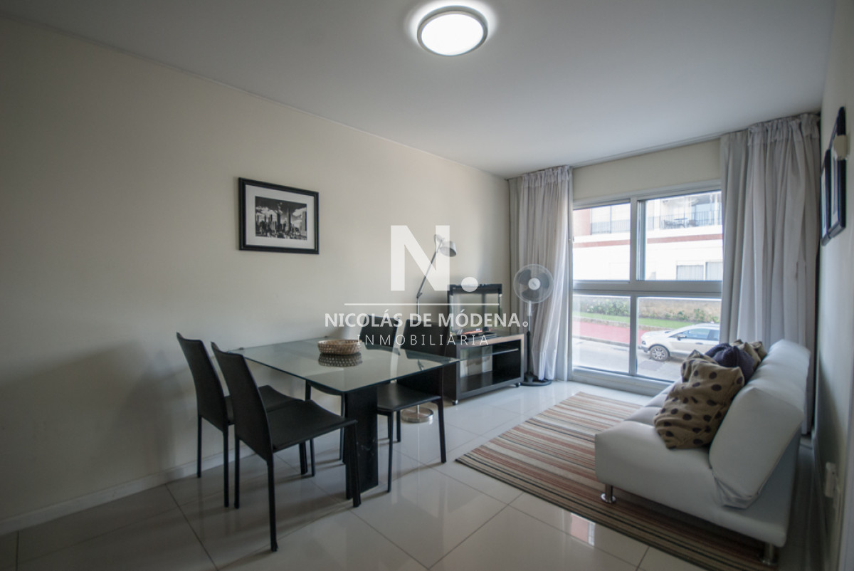 Apartamento de 1 dormitorio con garaje en Península, Punta del Este - NDM688A