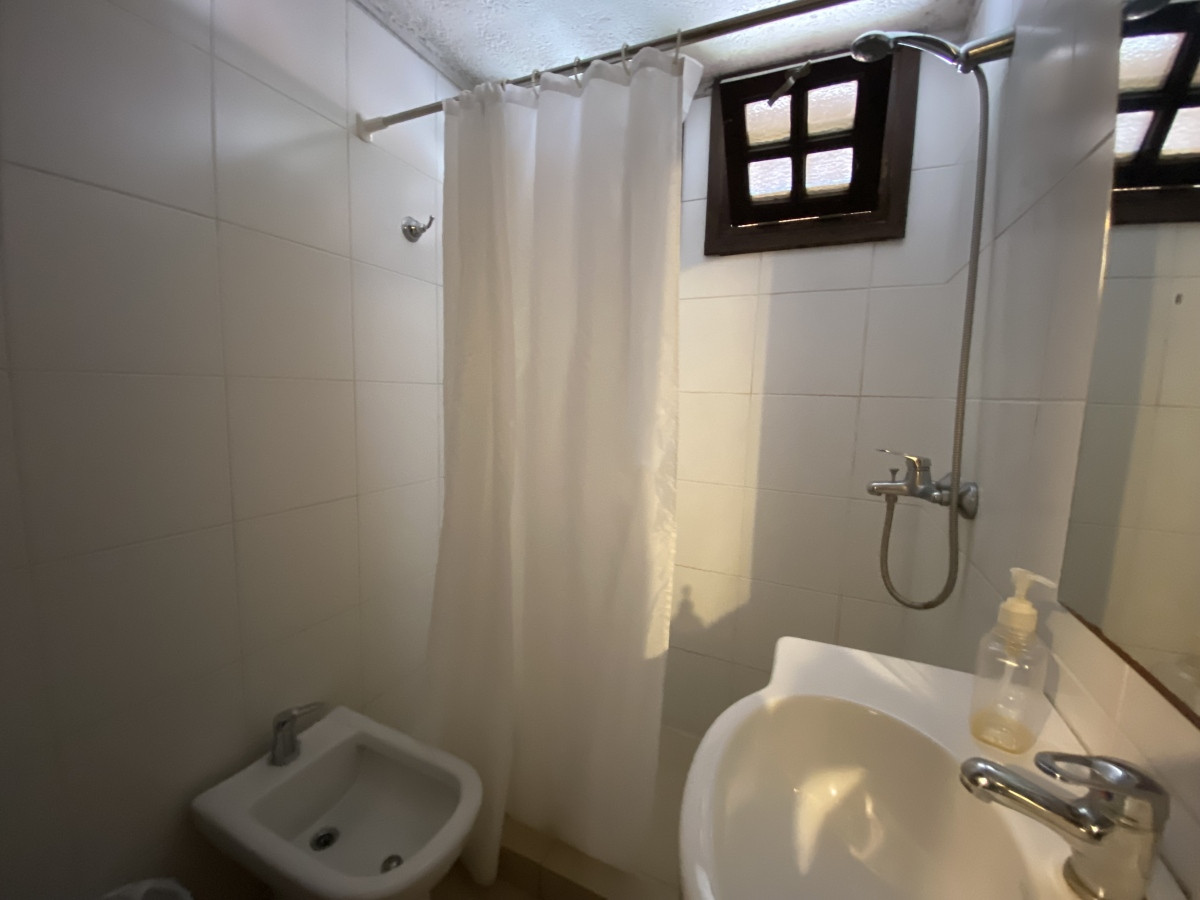 Casa ID.1479 - Venta casa 4 dormitorios en Barrio Pinares
