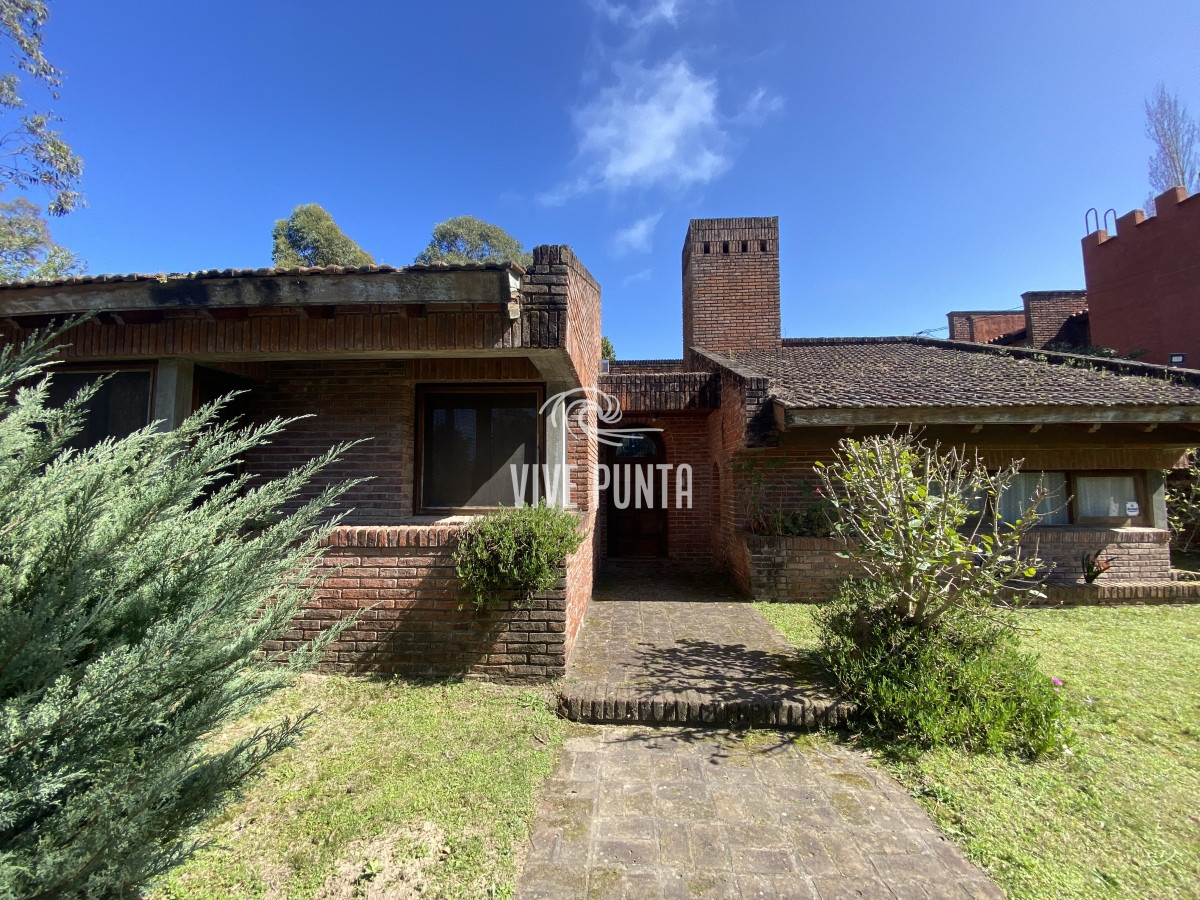 Casa ID.508 - Casa en una sola planta, 3 dormitorios en Pinares, Punta del Este.