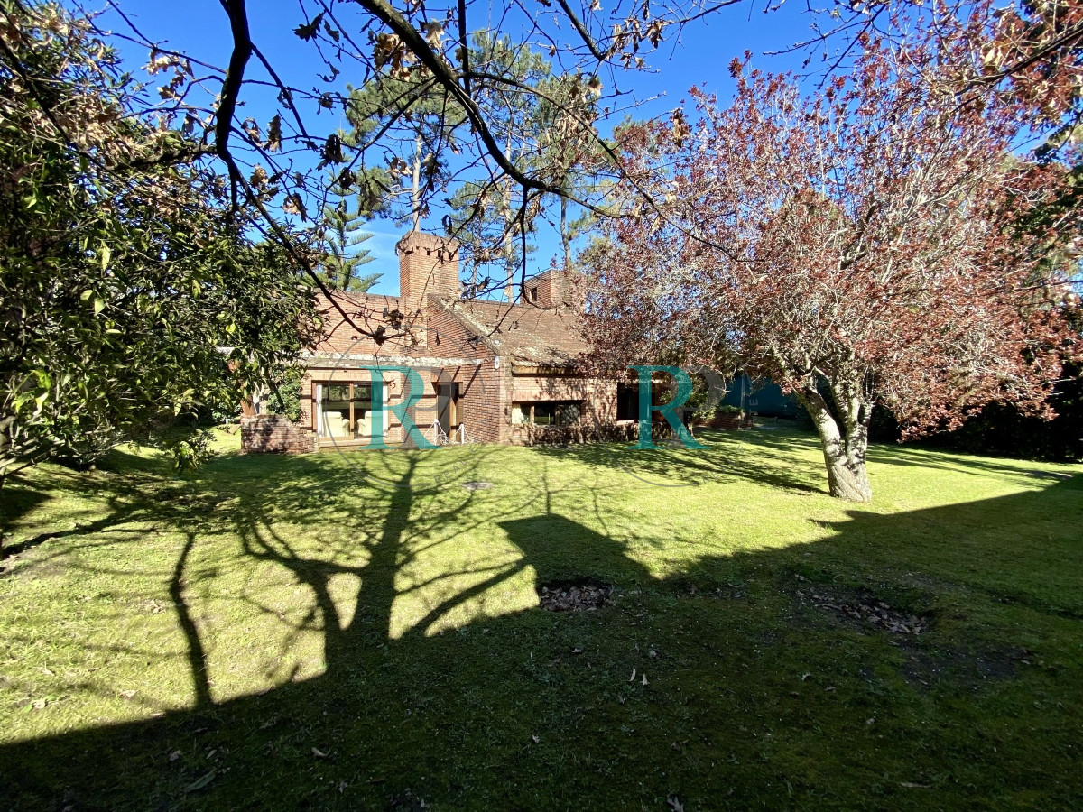Casa ID.1191 - Casa en una sola planta, 3 dormitorios en Pinares, Punta del Este.