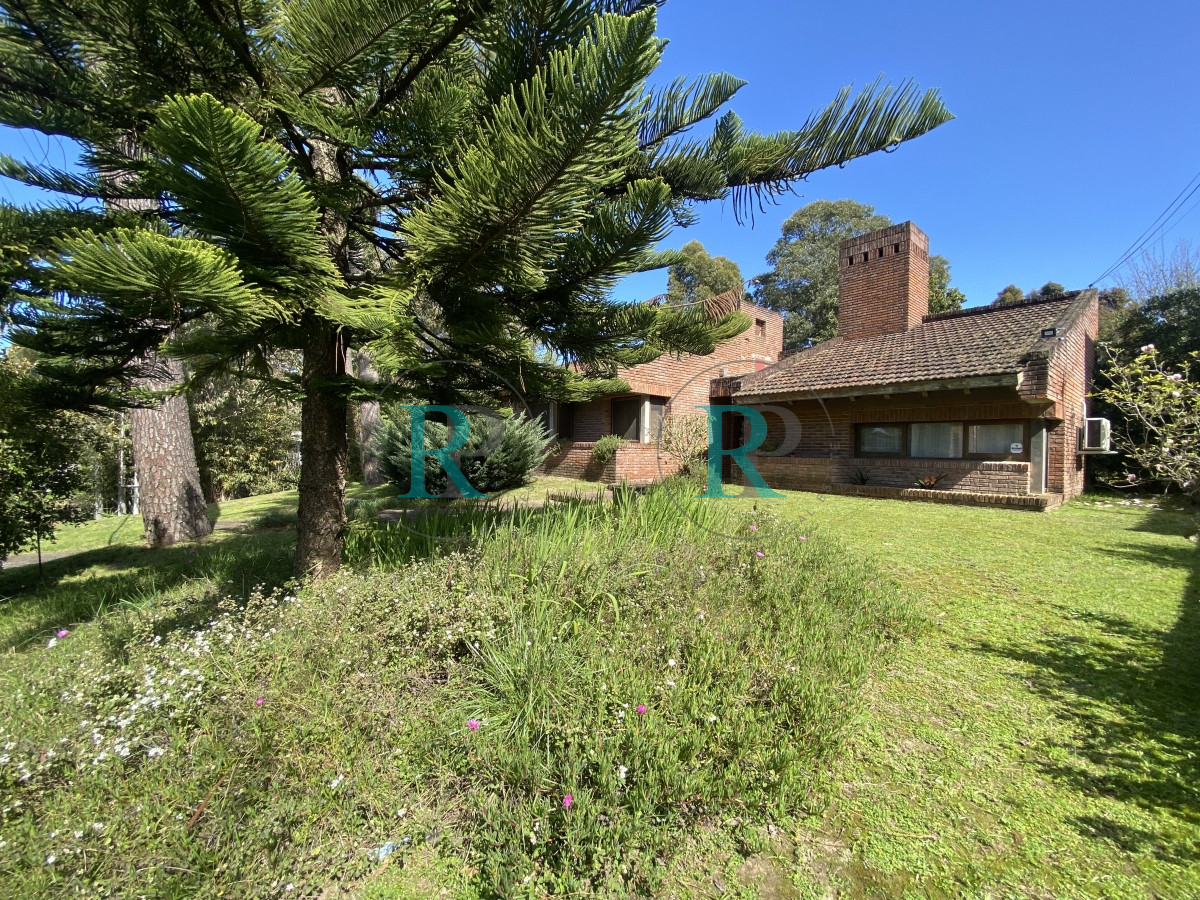 Casa ID.1191 - Casa en una sola planta, 3 dormitorios en Pinares, Punta del Este.