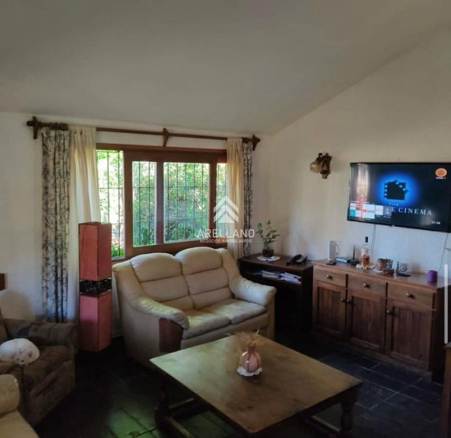 Casa ID.5627 - Venta Chalet de 3 dormitorios, ideal para vivienda permanente.