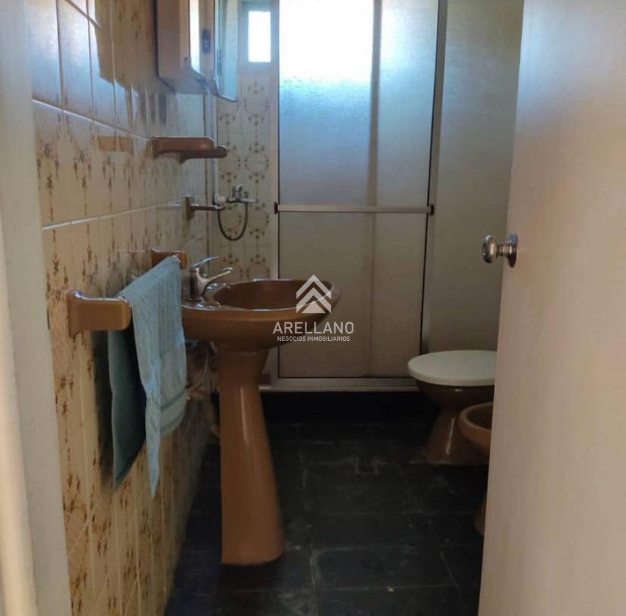 Casa ID.5627 - Venta Chalet de 3 dormitorios, ideal para vivienda permanente.