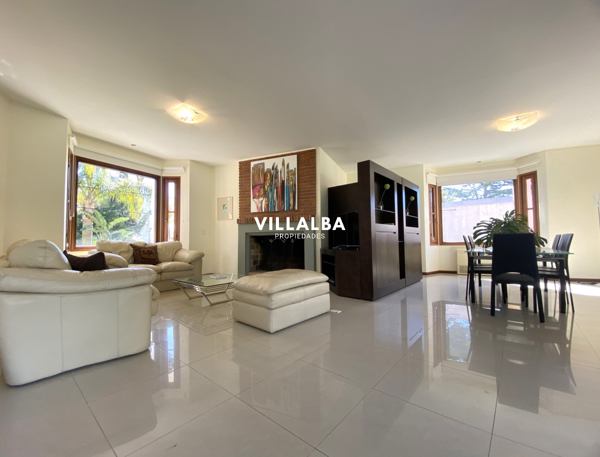 Casa ID.3584 - Punta del Este, gran residencia en mansa, 6 dormitorios y piscina climatizada.