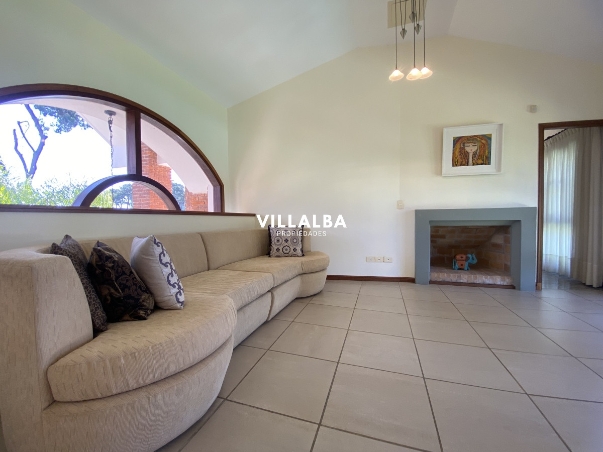 Casa ID.3584 - Punta del Este, gran residencia en mansa, 6 dormitorios y piscina climatizada.