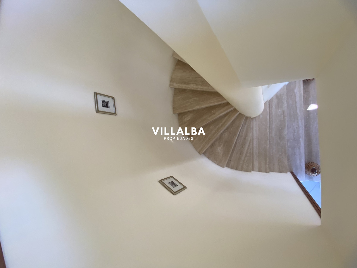 Casa ID.3584 - Punta del Este, gran residencia en mansa, 6 dormitorios y piscina climatizada.